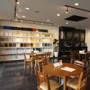 宇多津町11号線沿いの外壁塗装ショールーム内観