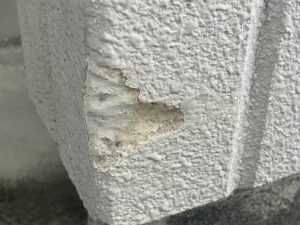 メンテナンス不足で劣化したALC外壁