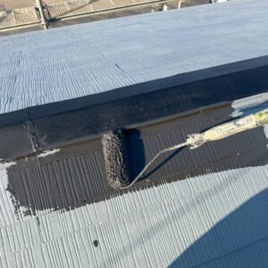 香川県小豆郡屋根塗装の自社施工による作業様子