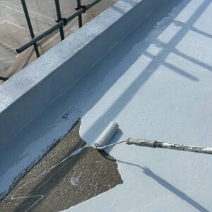 香川県小豆郡防水工事の自社施工による作業様子