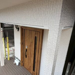 坂出市の雨漏り修理|劣化による外壁の板金カバー工事完了後の全体写真