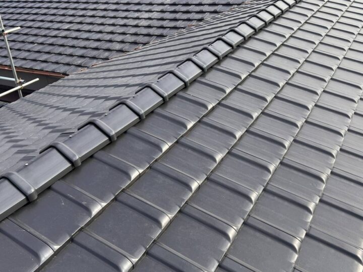 香川県観音寺市の住宅で行った防災瓦イーグルエクサ葺き替え工事と棟耐震補強施工