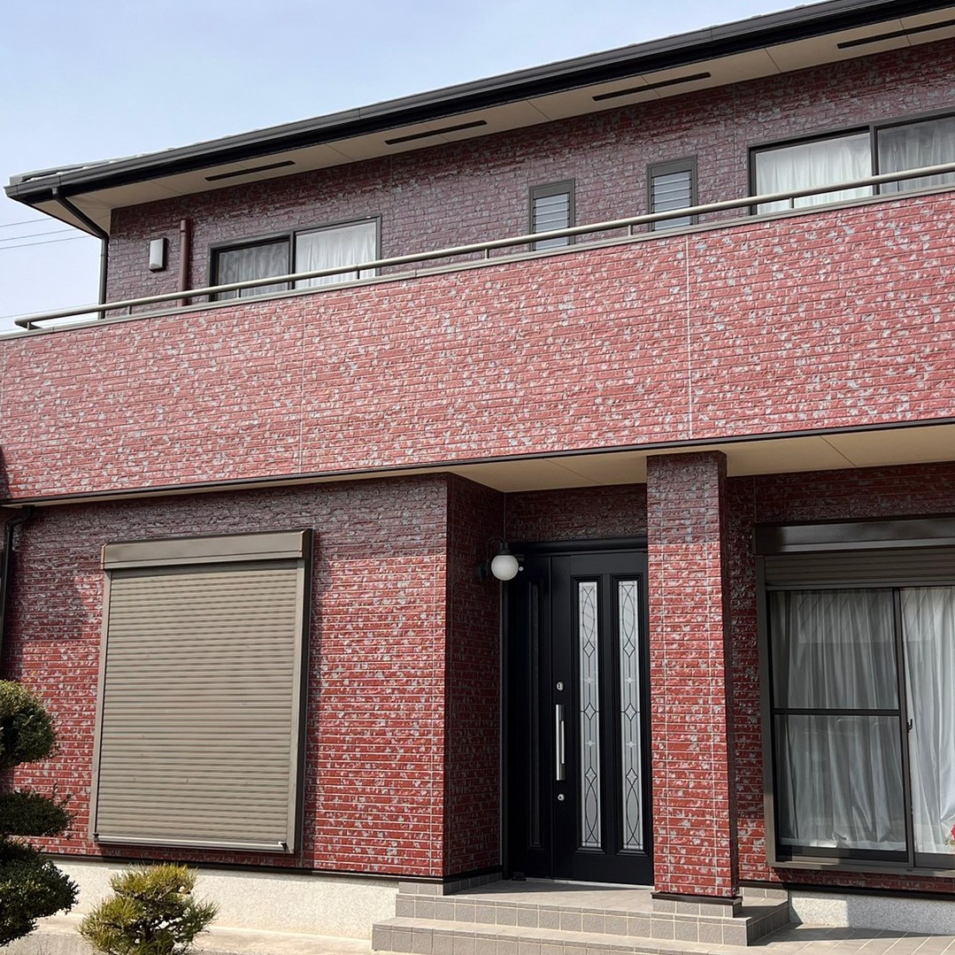 【おしゃれな外壁塗装 タイル調塗装】施工事例（方法）を一部 …