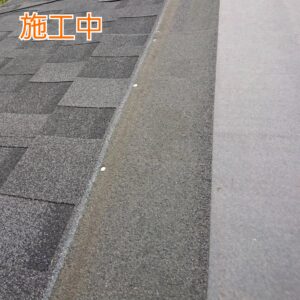 香川県観音寺市屋根リフォームカバールーフ工法アスファルトシングル施工中