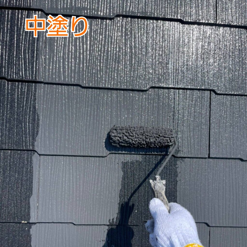 香川県坂出市アパート外屋根塗装施工中