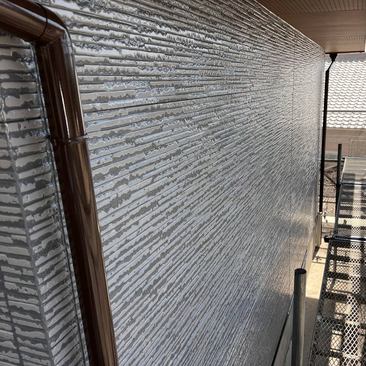 フッ素塗料の特徴｜日本ペイントの高耐候外壁塗料外壁に使用