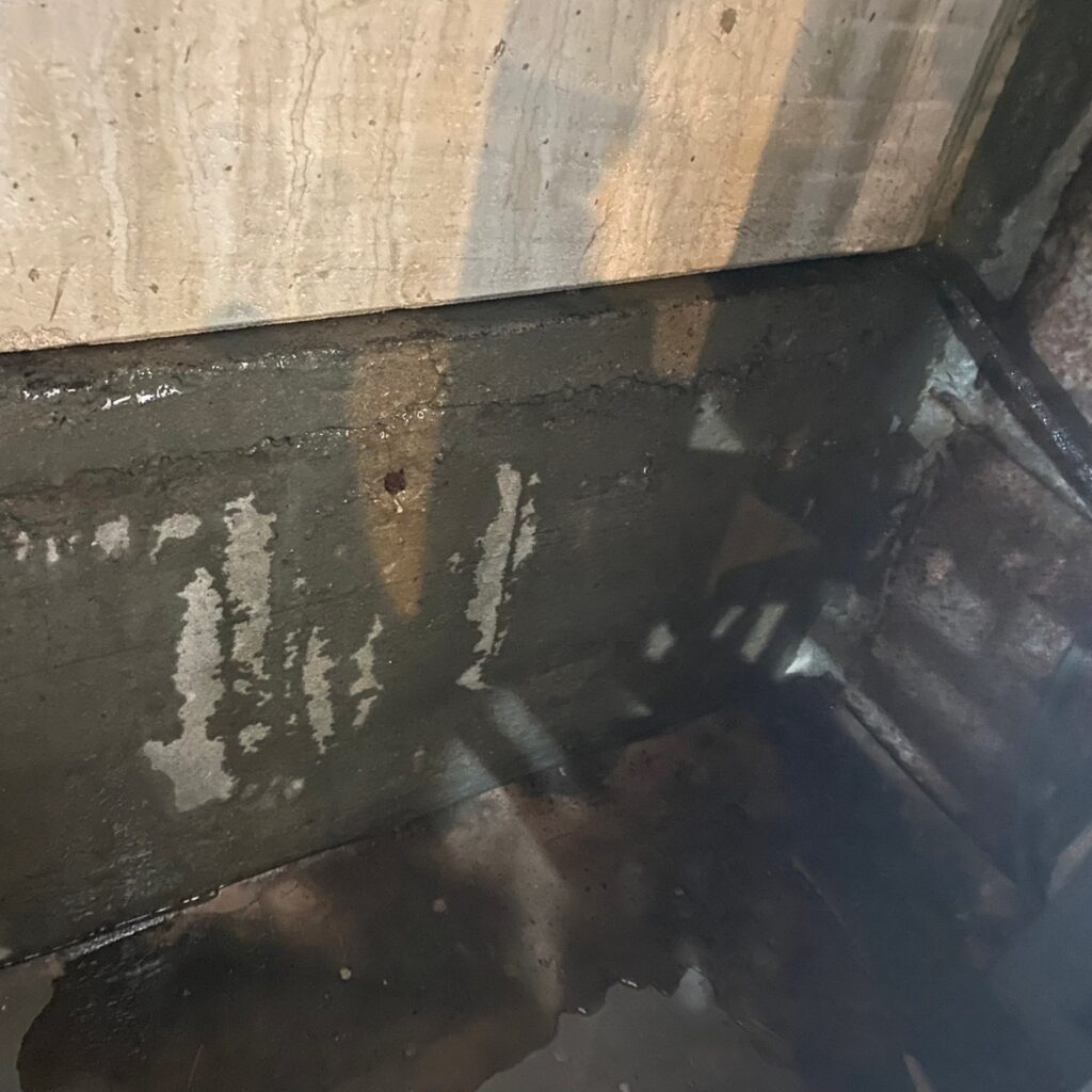 雨漏り修繕外壁散水内部浸水状況