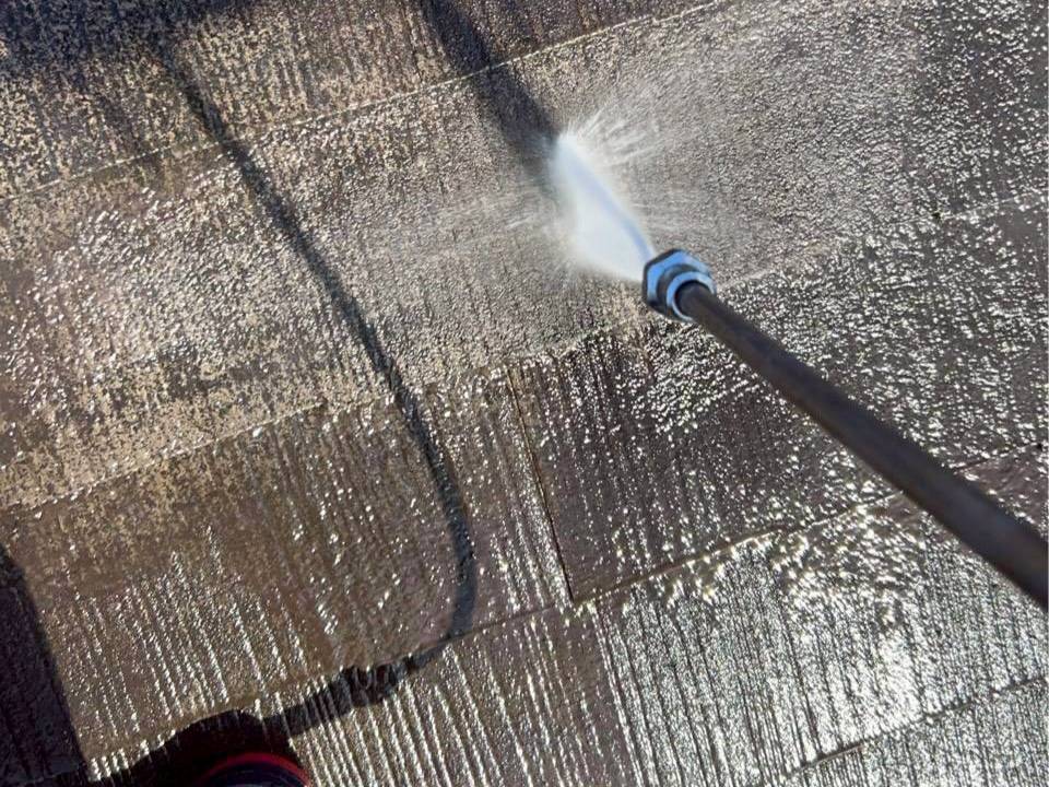 外壁高圧洗浄の様子