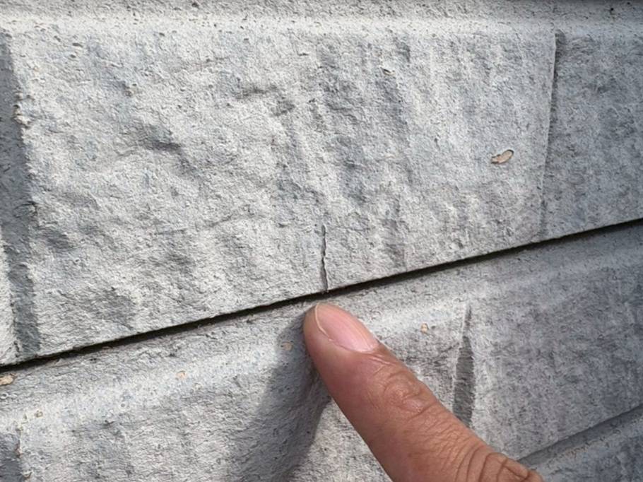 将輝建工・リメイクハウス・ムキムキ塗装　劣化症状（外壁のヒビ）