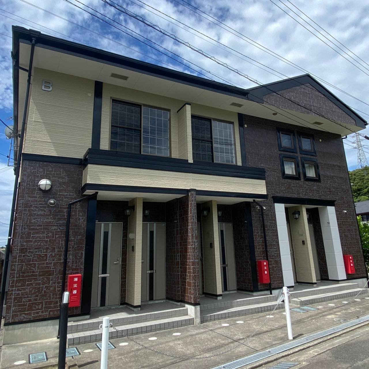 香川県宇多津町・愛媛県四国中央市のアパート外壁塗装工事施工後の外観