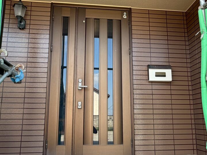 外壁塗装(玄関周り)タイル調塗装・ダブルトーン仕上げ