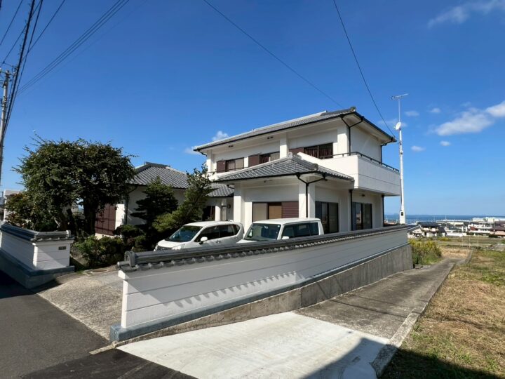 【愛媛県四国中央市】M様邸 外壁塗装工事・屋上ベランダ防水工事・外塀塗装工事・クリヤー塗装