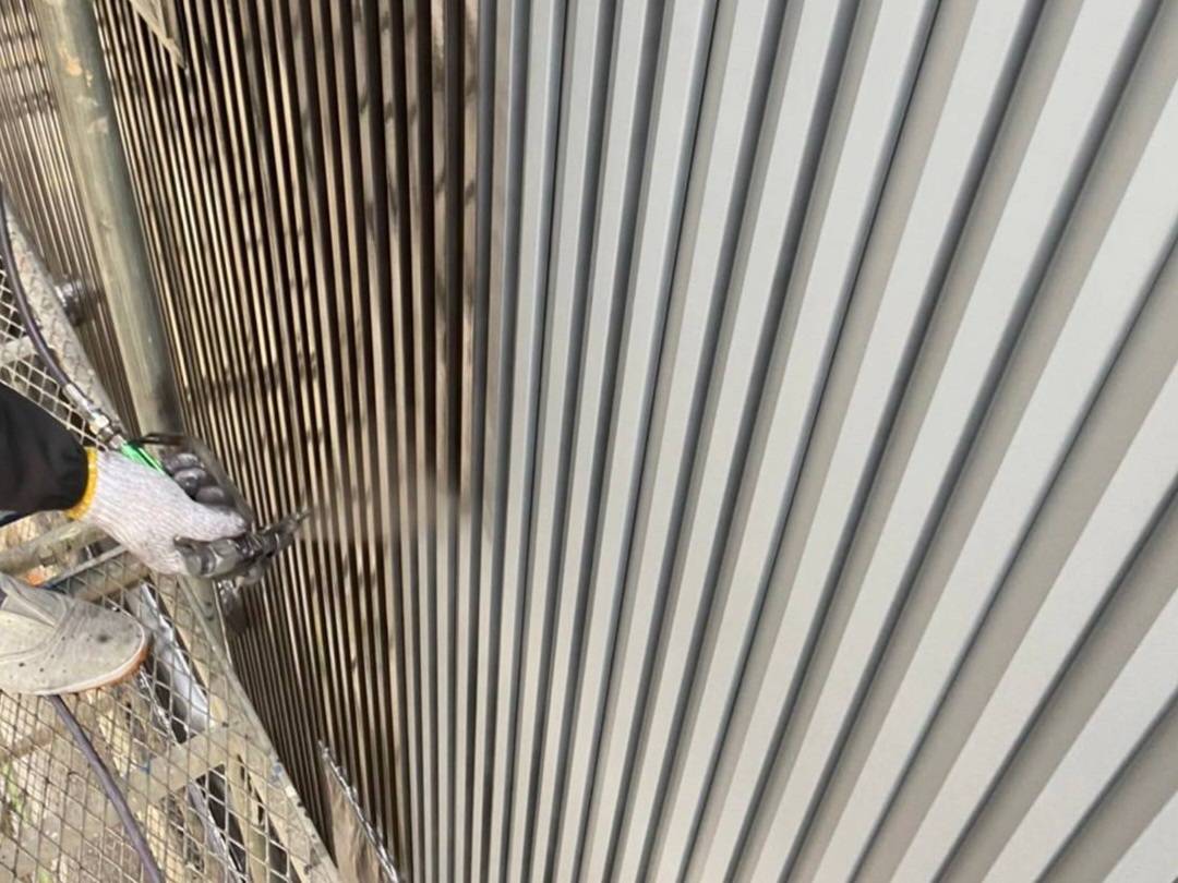 【香川県高松市T様邸】外壁塗装工事例 ガルバリウム鋼板(金属サイディング)※吹き付け塗装