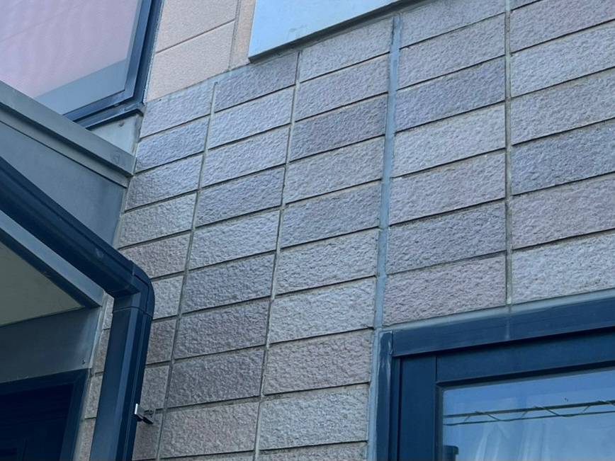 リメイクハウス　ムキムキ塗装　タイル外壁　事例