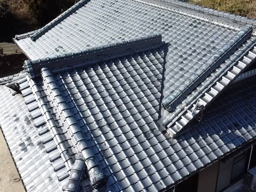 【屋根材の種類と特徴】塗装工事を含むメンテナンス方法や注意点を徹底解説します🧐屋根塗装工事・リフォーム工事の参考に!