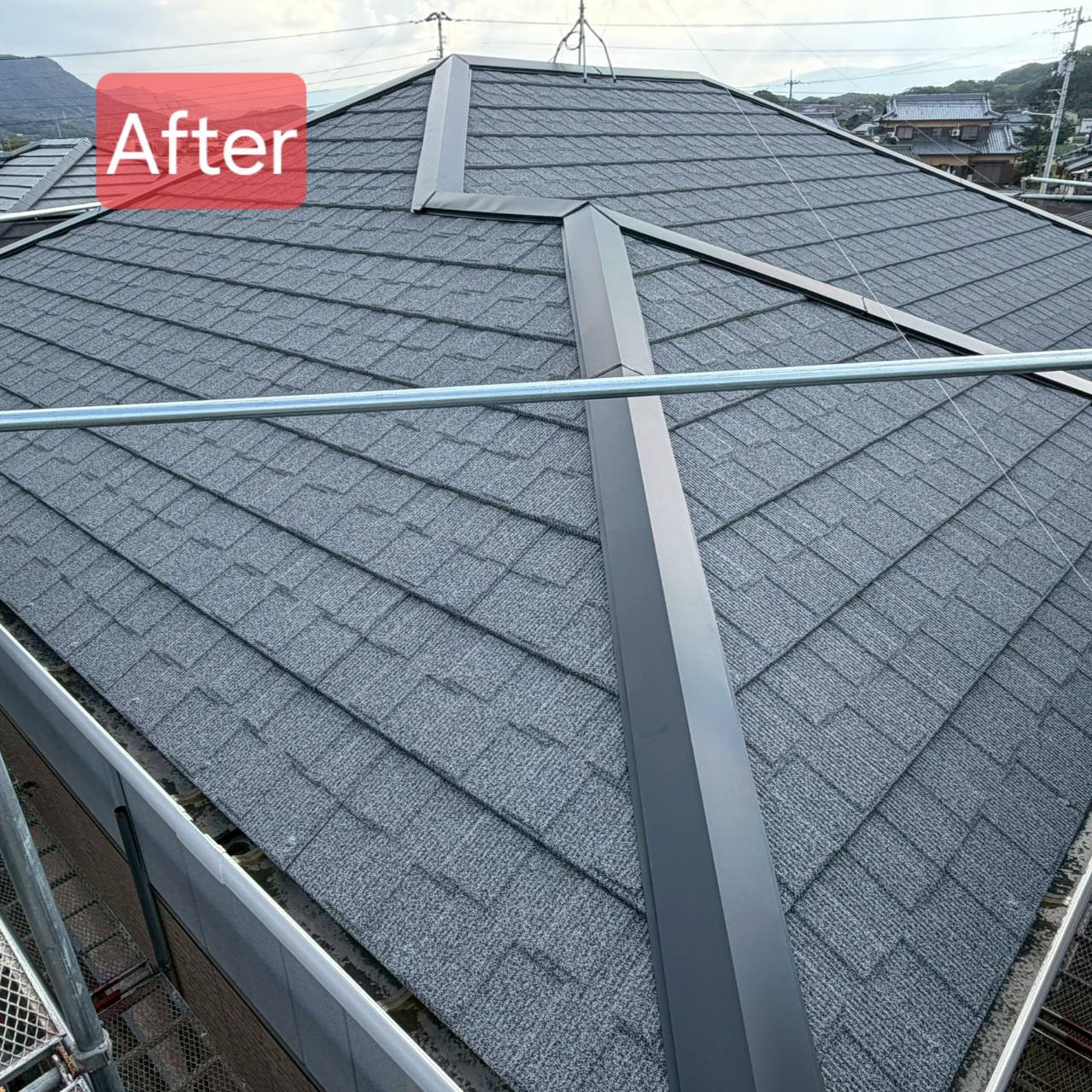 香川県愛媛県でのジンカリウム鋼板の完成後の屋根全景・ビフォーアフター