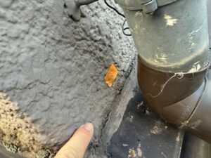 外壁コーキング劣化による雨漏り補修工事の施工例