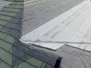 ガルバリウム鋼板を使用した屋根カバー工法の施工事例