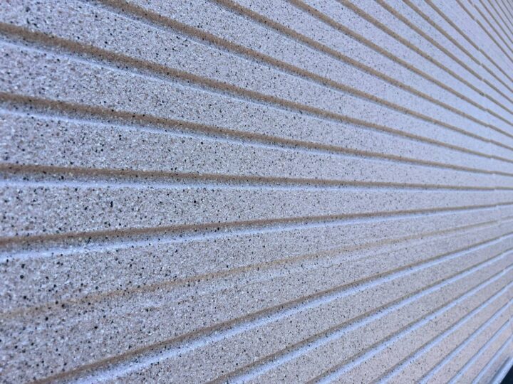 水性高意匠光輝性フレーク塗材クリスタルアートUV・クリスタルアートセラミックの外壁仕上がり