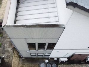 ドローンを活用した屋根・外壁の劣化調査例