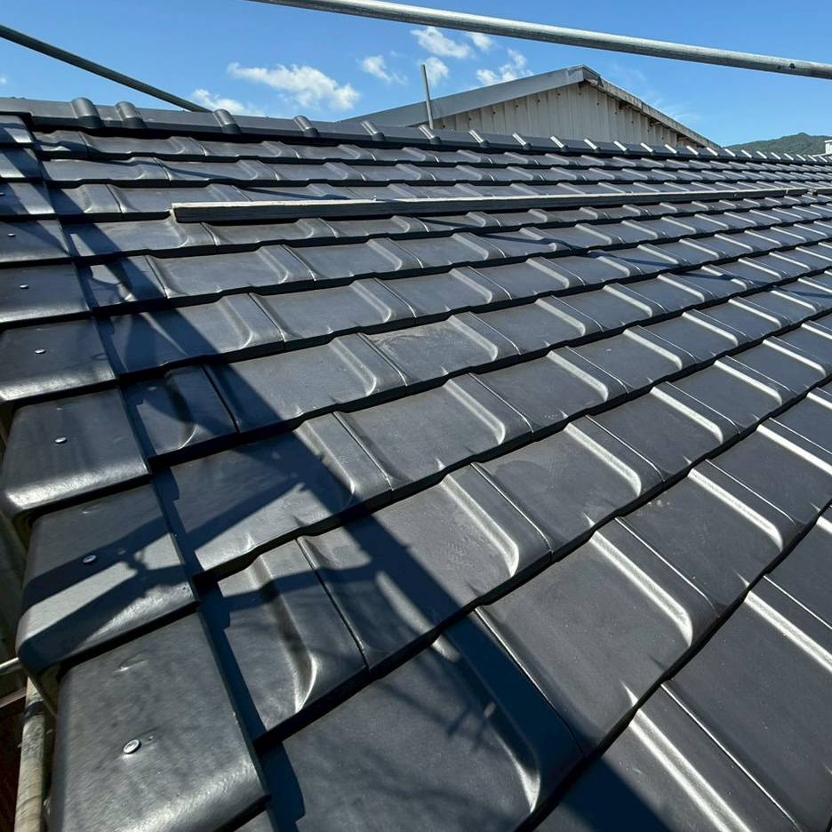 香川県小豆郡で施工完了後に実施した防災瓦イーグルエクサ葺き替え工事の最終検査確認