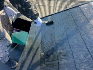 屋根塗装の乾燥時間を確保している施工中の様子