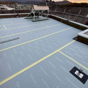 ウレタン通気緩衝工法（X-1絶縁工法）の脱気筒設置状況