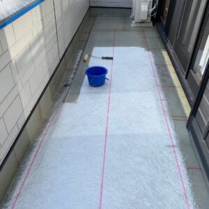 戸建てベランダのFRP防水施工（ガラスマット積層工法）