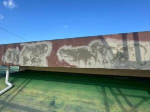 爆裂補修工程(鉄筋ケレン・防錆処理・モルタル充填完了)