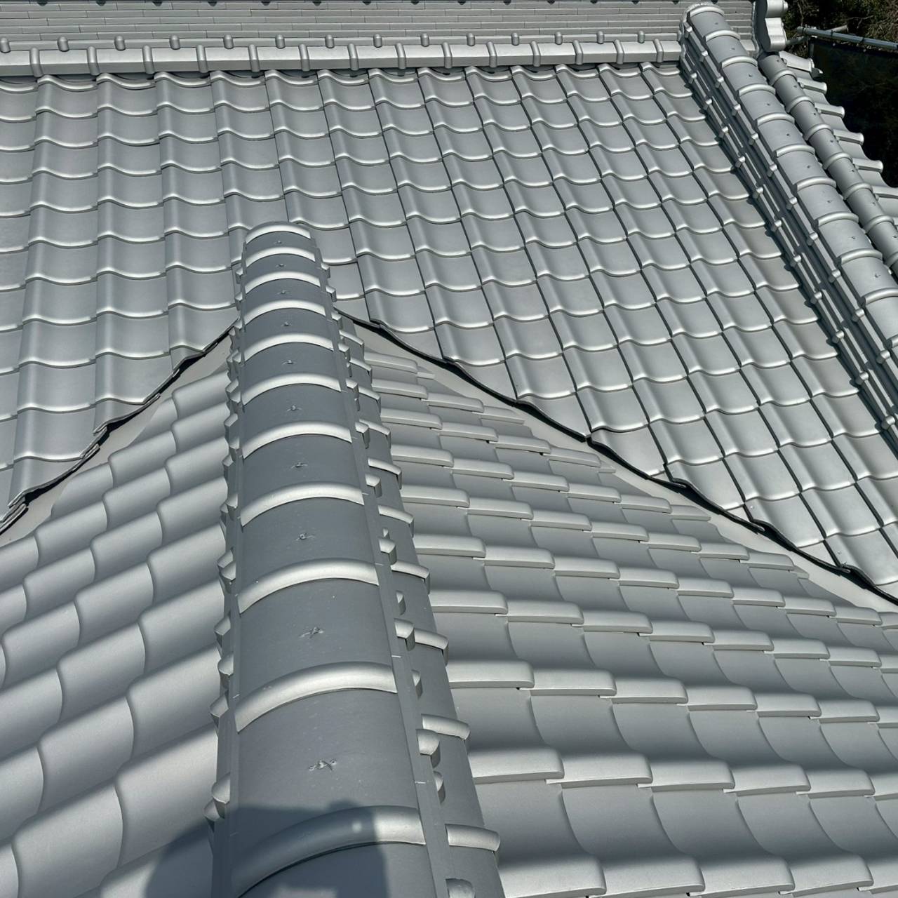 日本瓦 和瓦 丸みのある形状　施工後