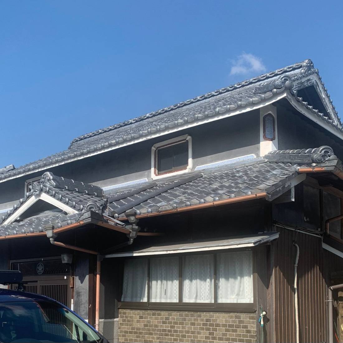 塗装不要な日本瓦 色あせしにくい屋根材