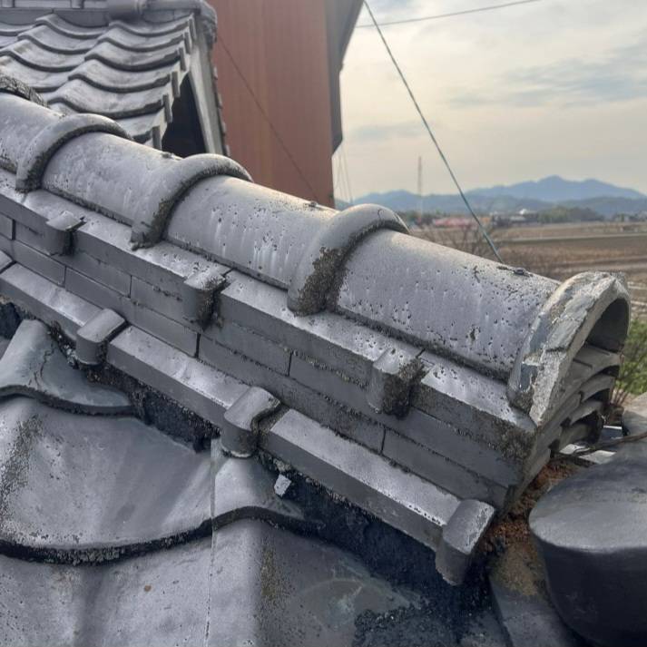 劣化した漆喰劣化した尾 瓦屋根の雨漏り原因