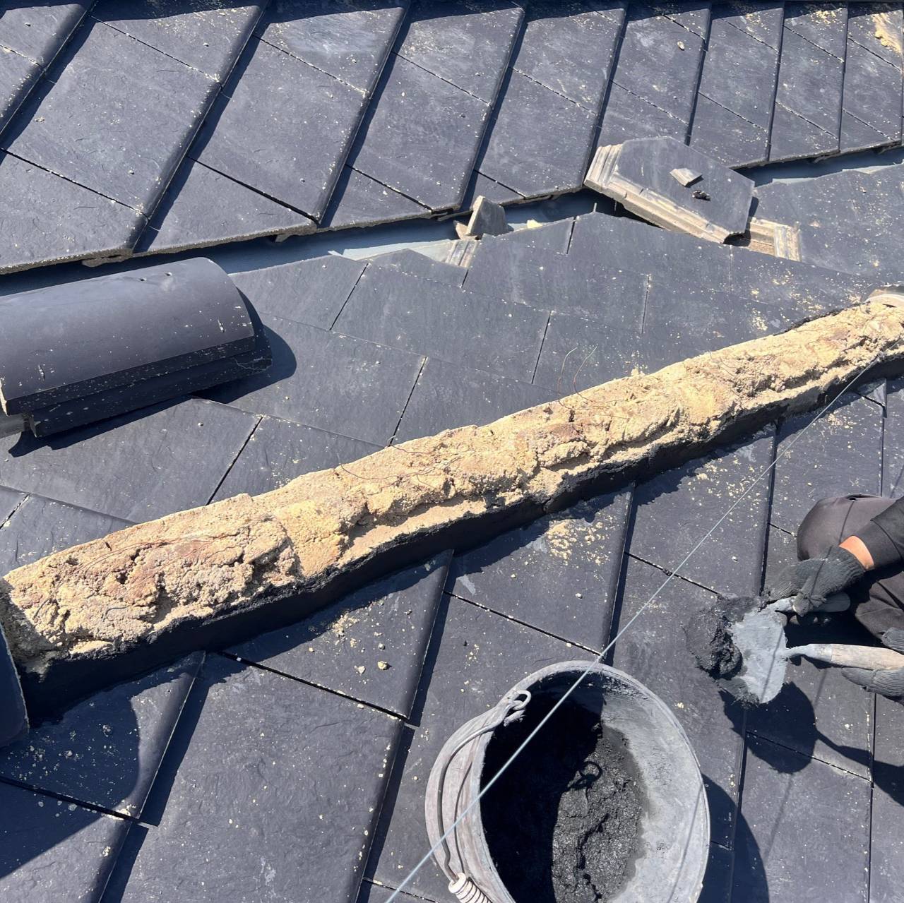 劣化した漆喰補修 瓦屋根の雨漏り原因