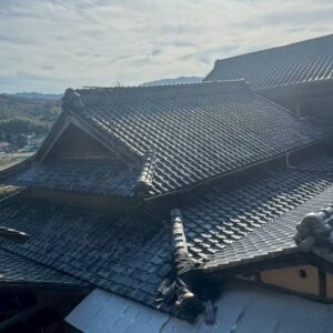 重い陶器瓦　重い日本瓦 耐震性への影響