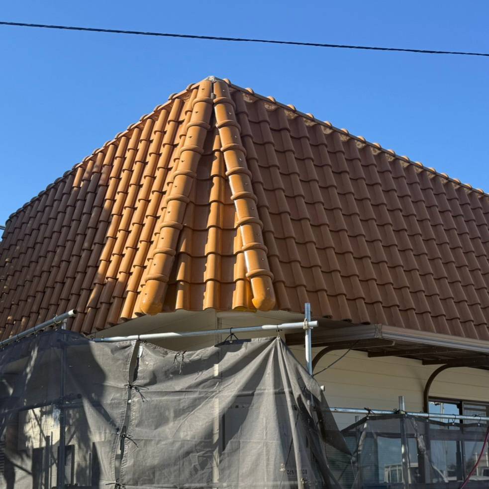 凹凸のある陶器瓦 カバー工法に不向き