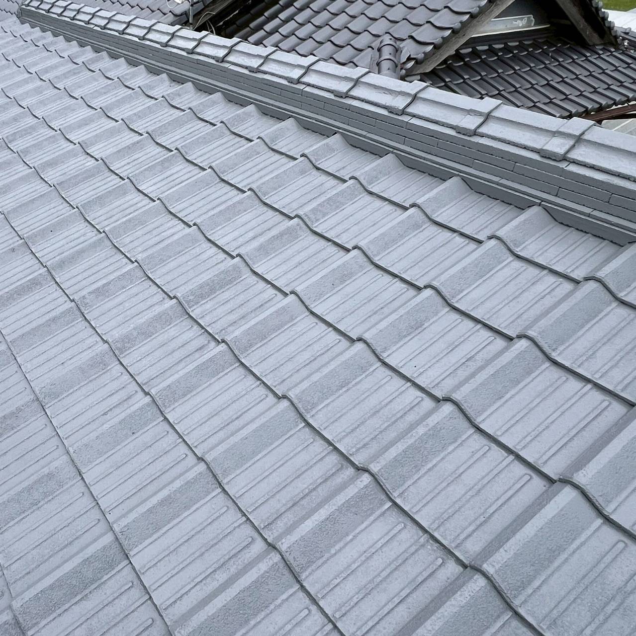 セメント瓦（モニエル瓦・コンクリート瓦）の表面構造と素材の特徴