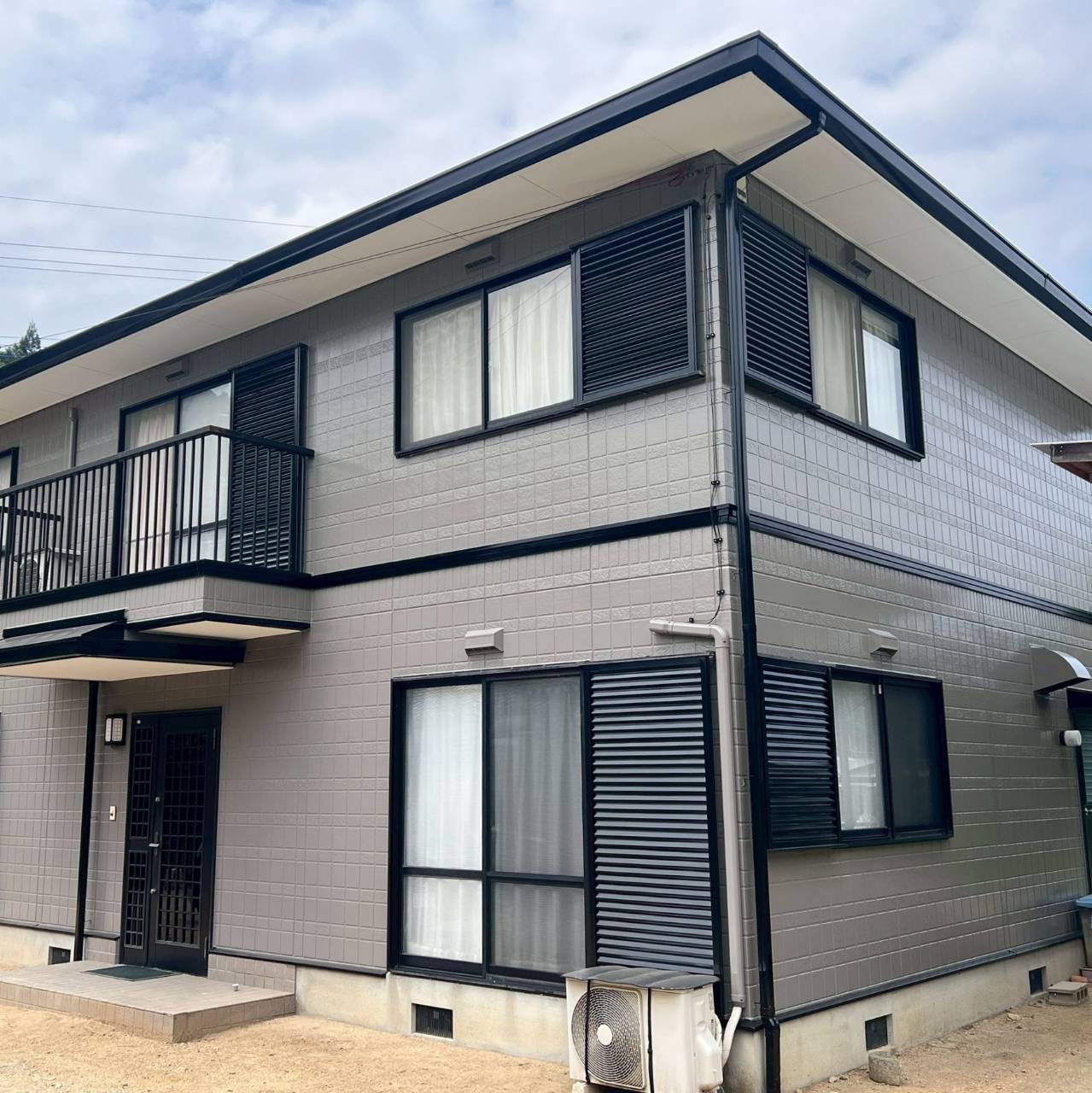 日本ペイントの無機塗料グランセラシリーズで施工した外壁と屋根の仕上がりイメージ　香川県観音寺市事例