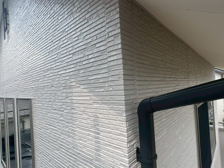 外壁塗装(白い外壁部)