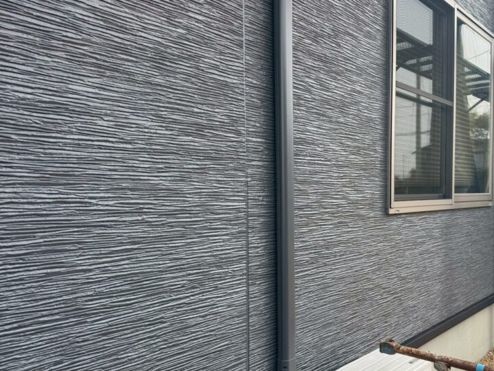 外壁塗装(黒い外壁部)