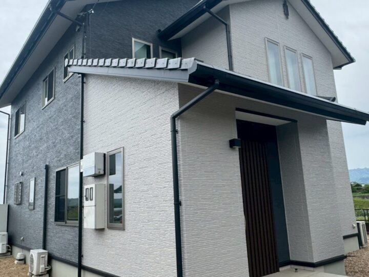【香川県木田郡】W様邸　外壁塗装工事（ツートンカラー・クリヤー塗装含む）