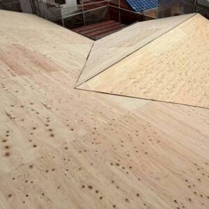 屋根葺き替え工事③ 野地板(下地)補修・増し張り