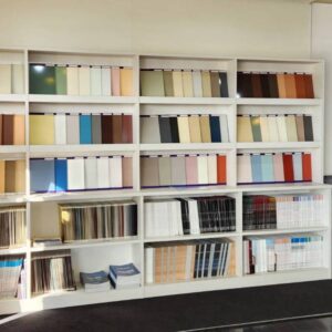 アステックペイント建築用塗料メーカー塗板見本｜宇多津ショールーム店内
