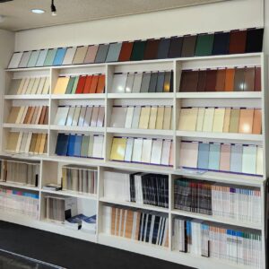 アステックペイント建築用塗料メーカー塗板見本|宇多津ショールーム店内