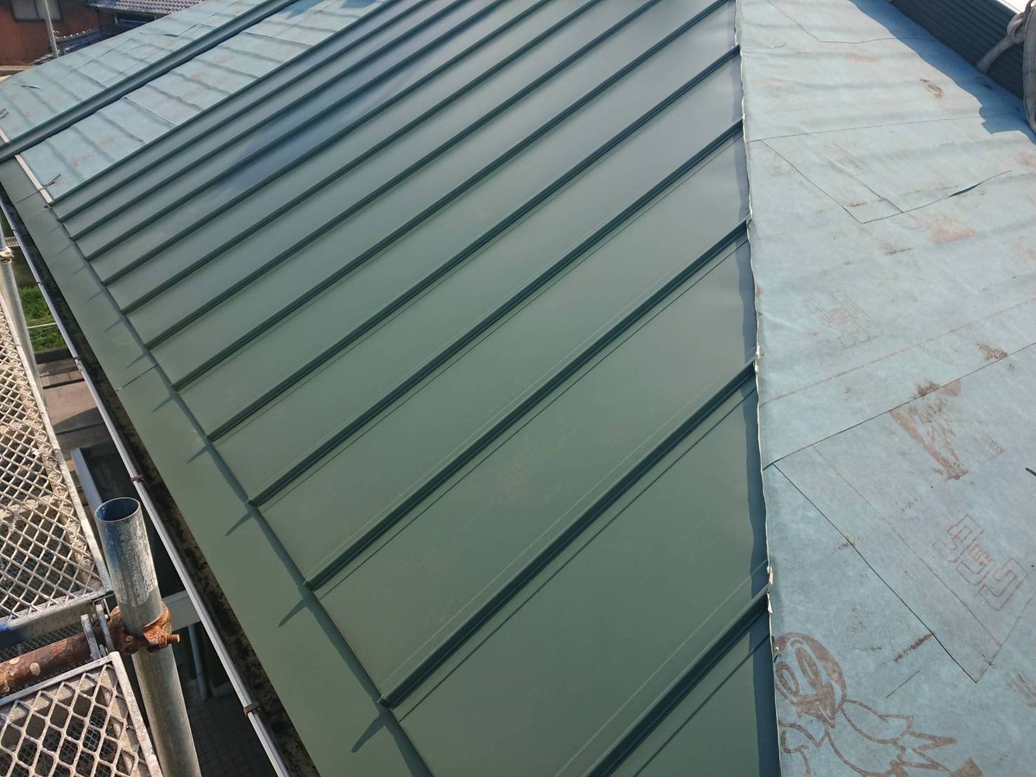 将輝建工・リメイクハウス・ムキムキ塗装　屋根カバー工法　ガルバリウム鋼板