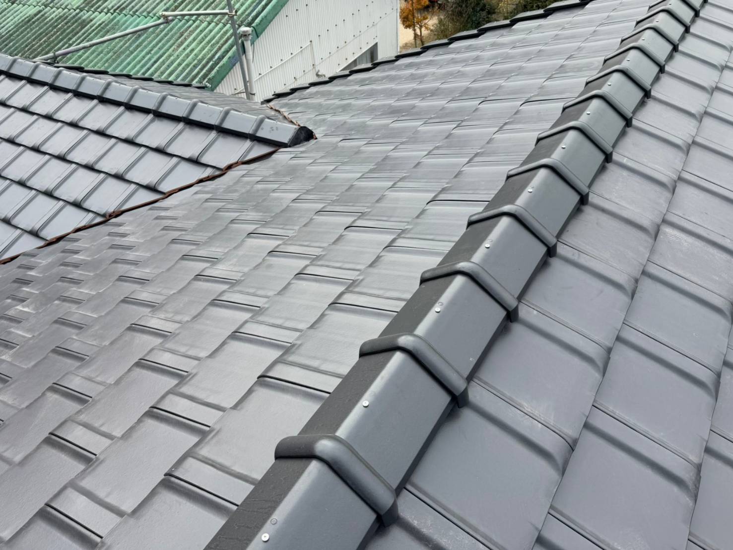 将輝建工・リメイクハウス・ムキムキ塗装　イーグルエクサ（防災瓦）施工事例②