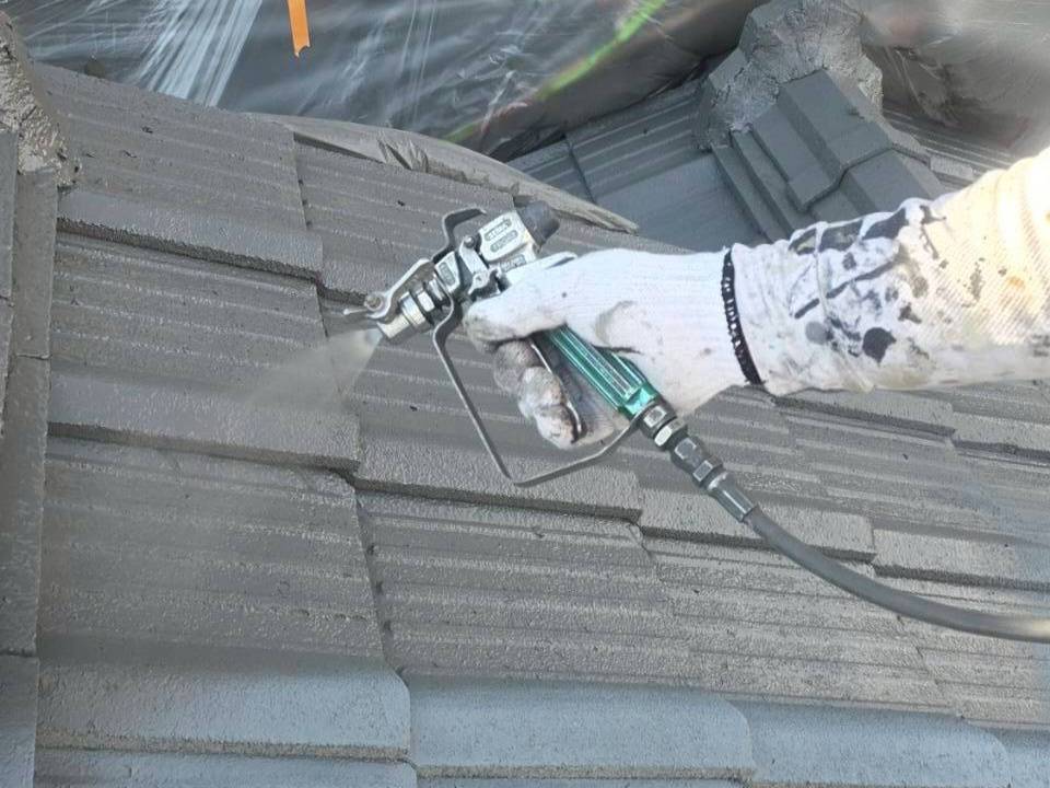 将輝建工・リメイクハウス・ムキムキ塗装　屋根吹き付け塗装