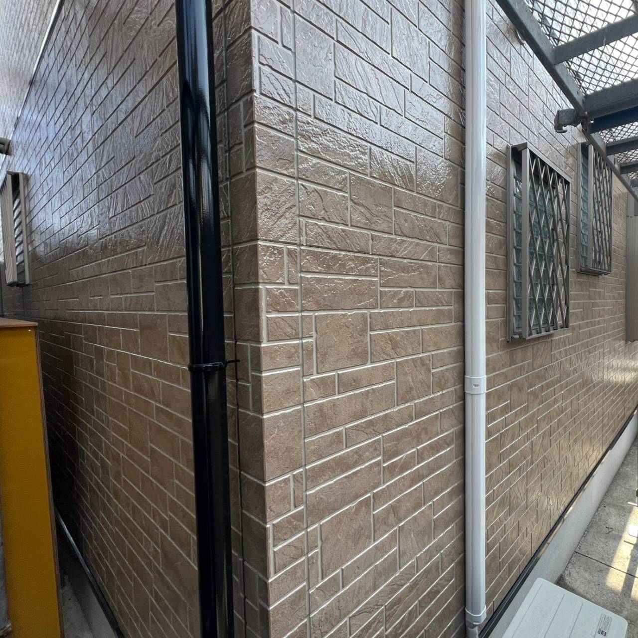 石目調やレンガ調など意匠性の高いサイディング外壁のデザイン例