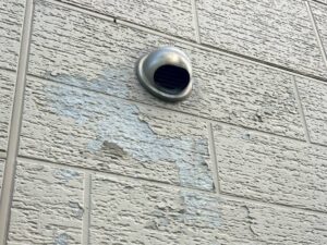 外壁の塗膜剥がれ劣化症状の事例写真