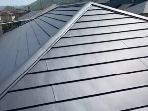 金属屋根のガルバリウム鋼板と屋根リフォームの工事後イメージ