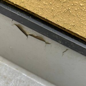 FRP防水塗膜劣化症状の剥がれ